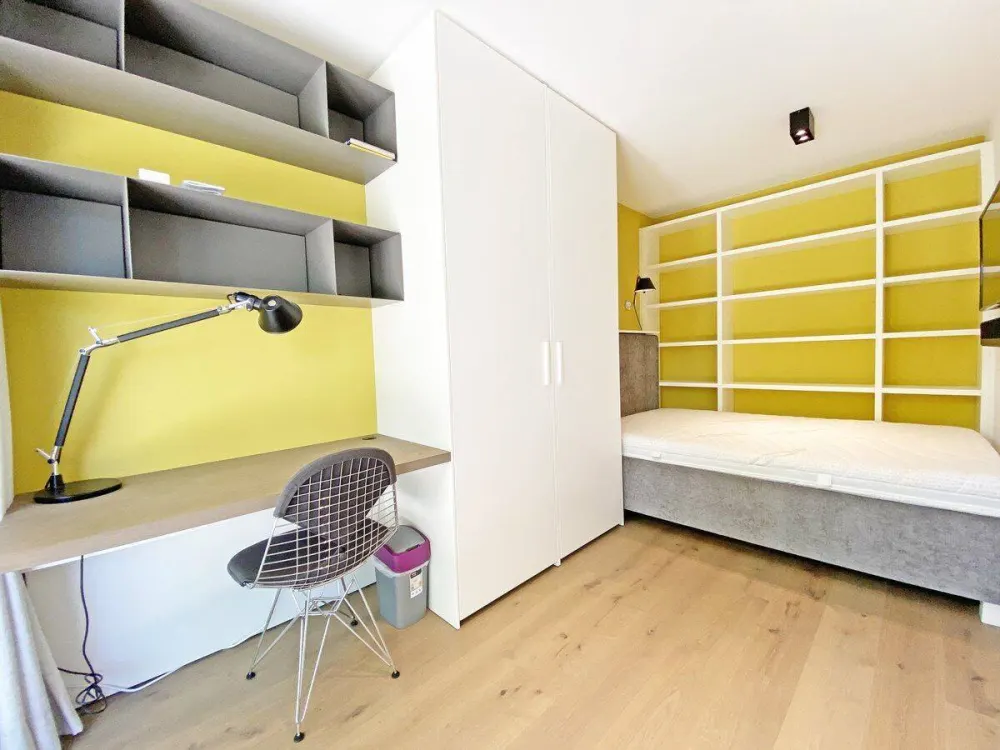 Perfect for a two-person shared flat! Stylish garden apartment with extensive and high-quality furnishings