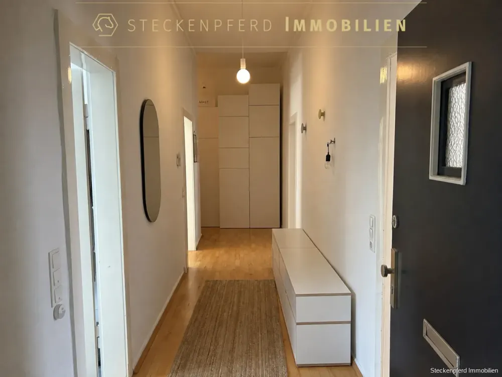 Stylish Living in Südstadt, Renovated 3-Room Old Building Apartment with Two Balconies