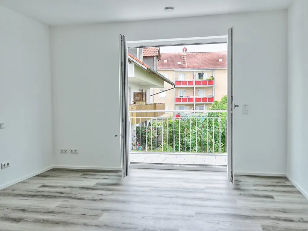GILCHING: EXTREM ENERGIESPARENDES WOHNEN IN KFW42-HAUS MIT FERNWÄRME