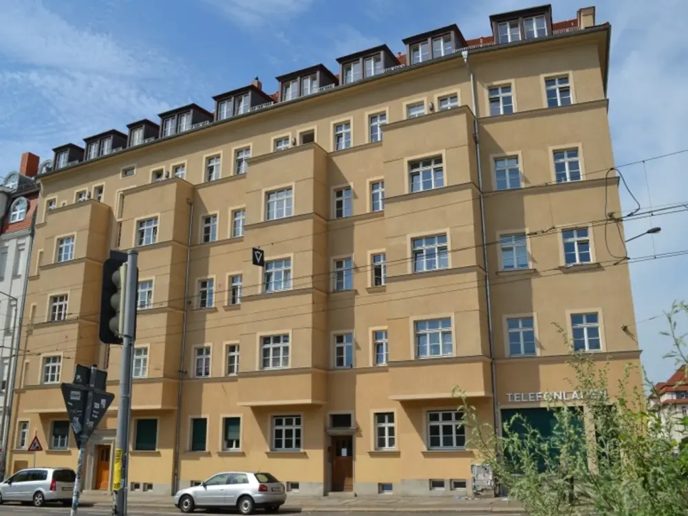 2-Room Apartment with Fitted Kitchen in Popular Leipzig South!