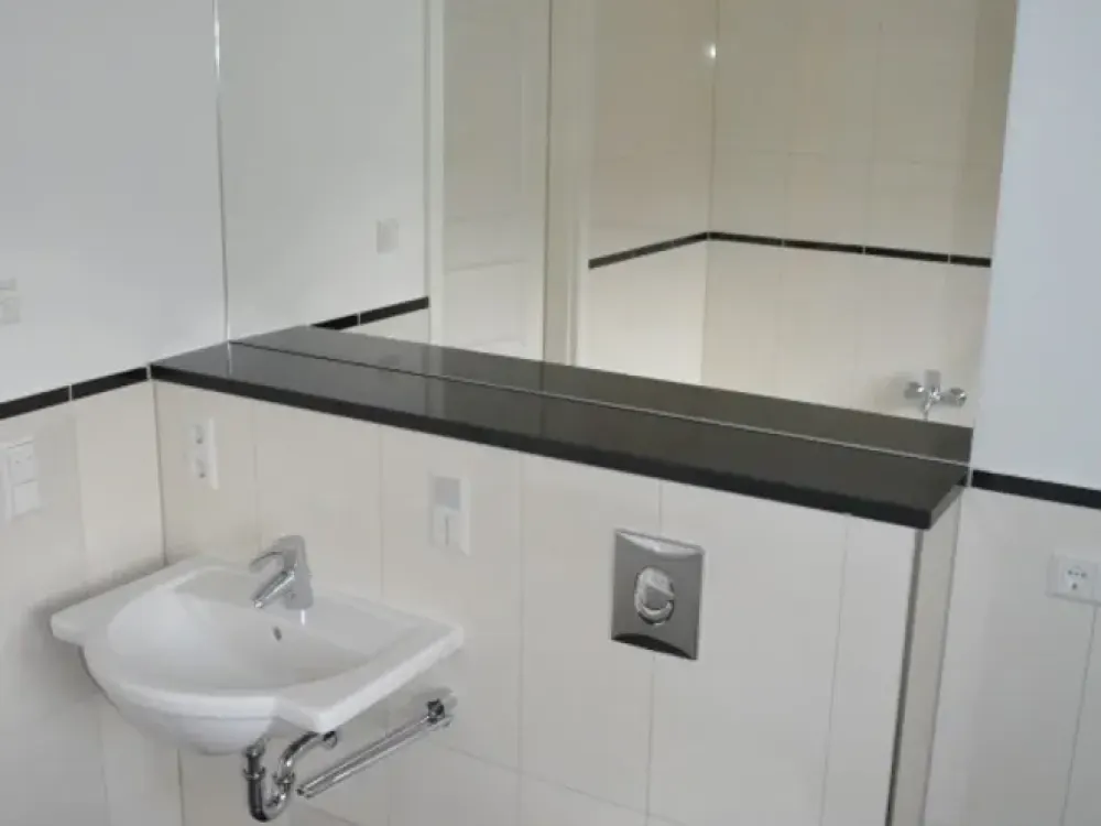 2-Room Apartment with Fitted Kitchen in Popular Leipzig South!