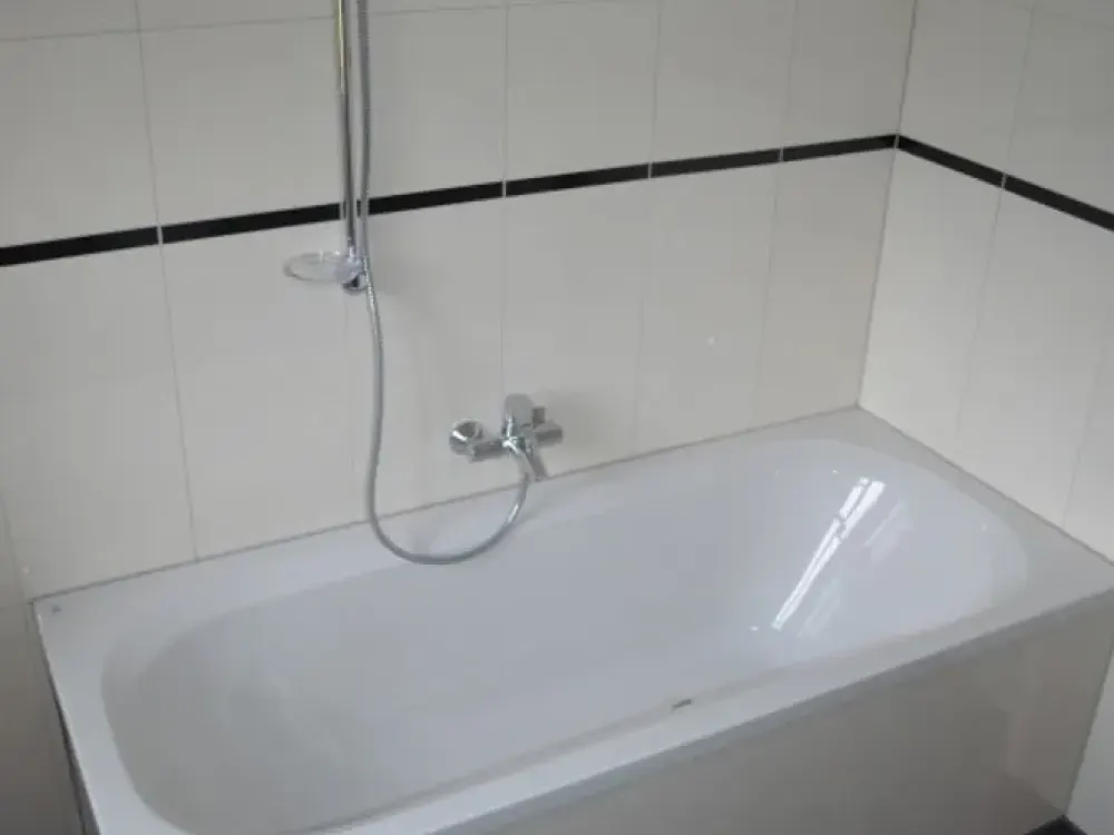2-Room Apartment with Fitted Kitchen in Popular Leipzig South!