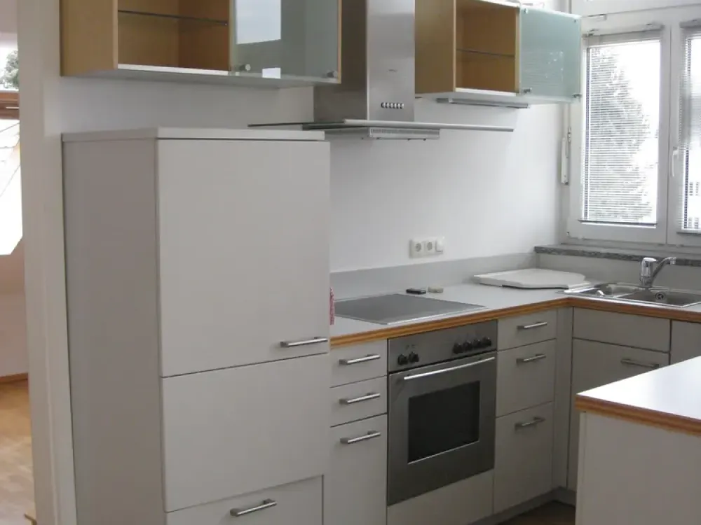 Lichtdurchflutete 3-Zimmer Dachgeschosswohnung mit Balkon in München-Trudering