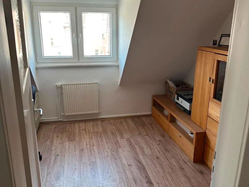 Moderne Dachgeschosswohnung in Seelze-Letter, sofort bezugsfrei!