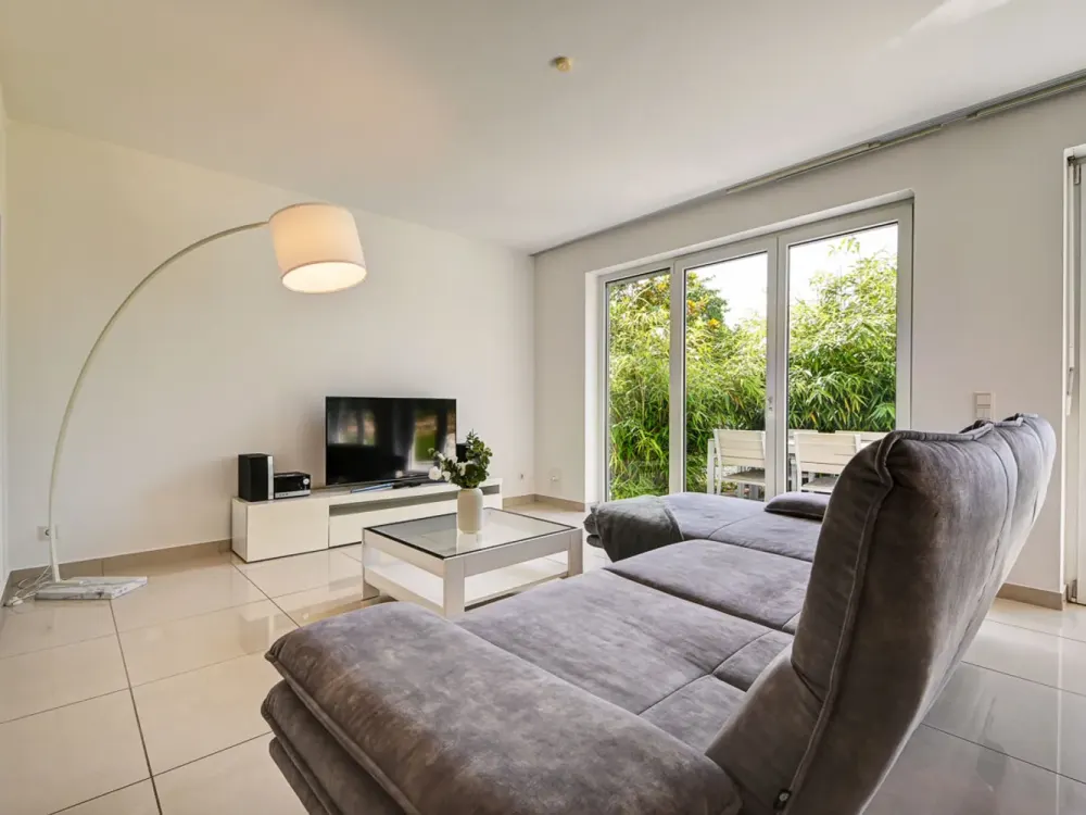MÖBLIERT - Exclusive Living - Geschmackvolle Wohnung mit Terrasse in Halbhöhenlage