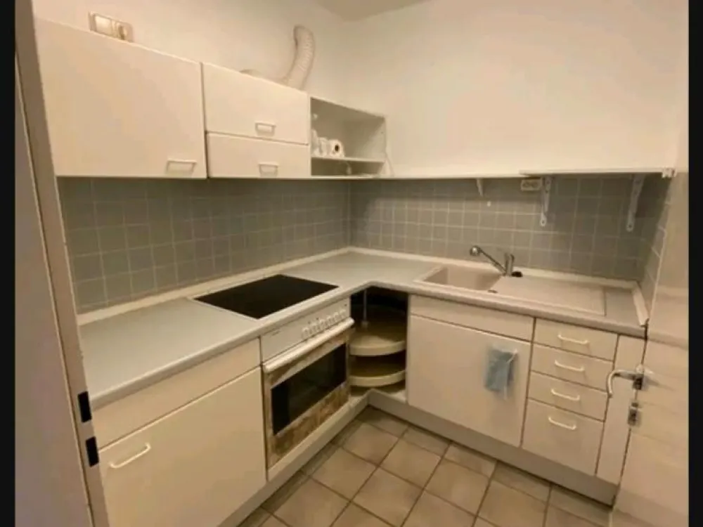 Exklusive, geräumige 1 Zimmer Wohnung mit Balkon in Zentrale Brem
