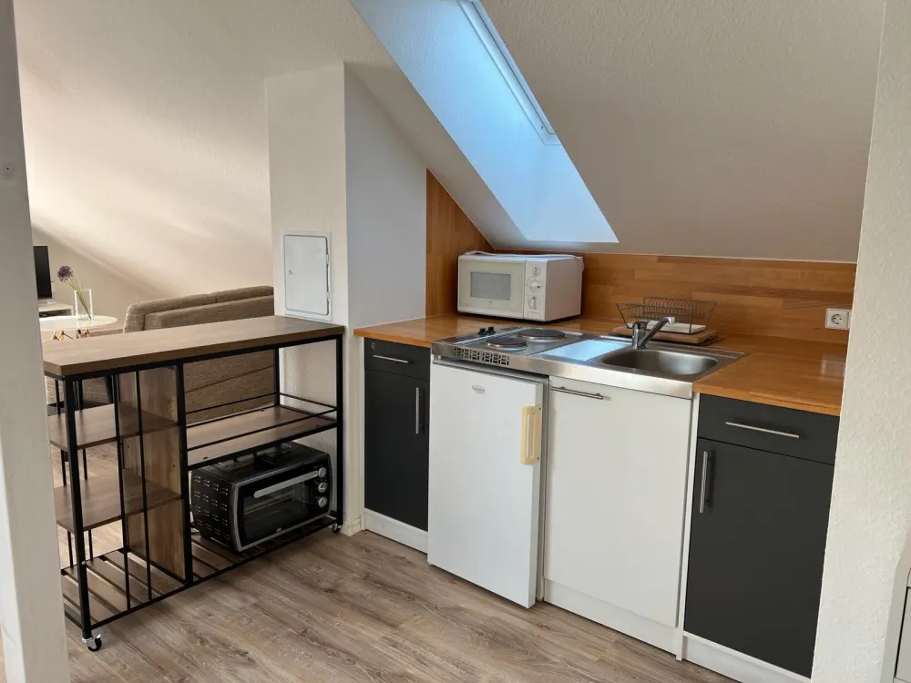 Helle offene Dachgeschoßwohnung, möbliert, perfekt gedämmt, S4