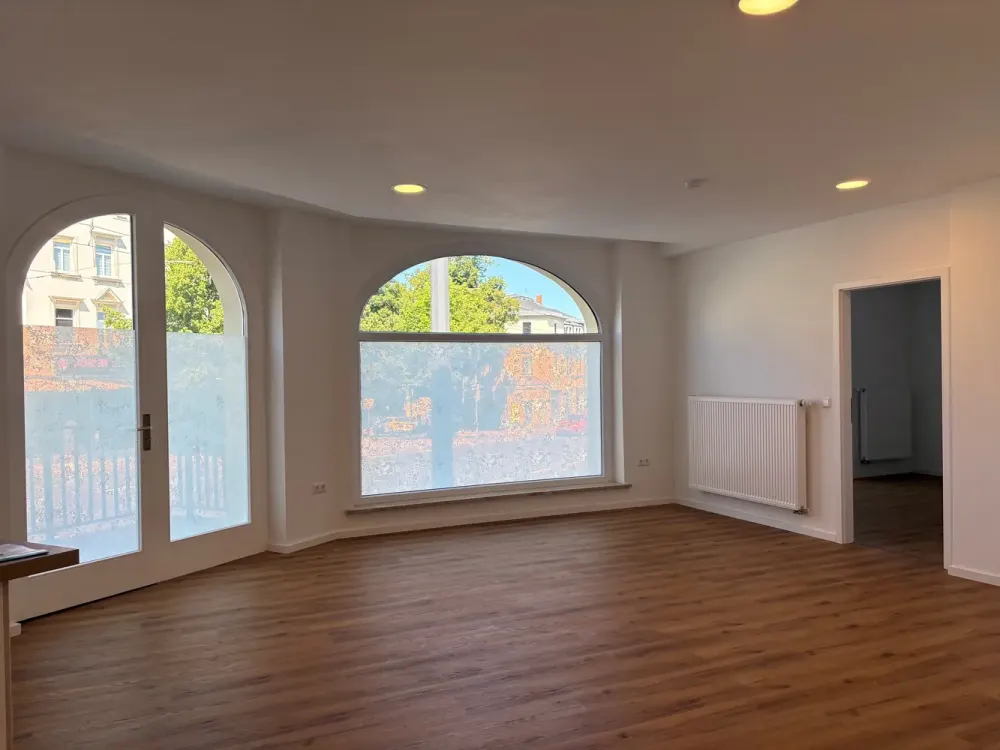 * 1. Monat mietfrei, EBK möglich - Alles Neu, helle große Wohnung in Dresden - Süd - ID 6722*
