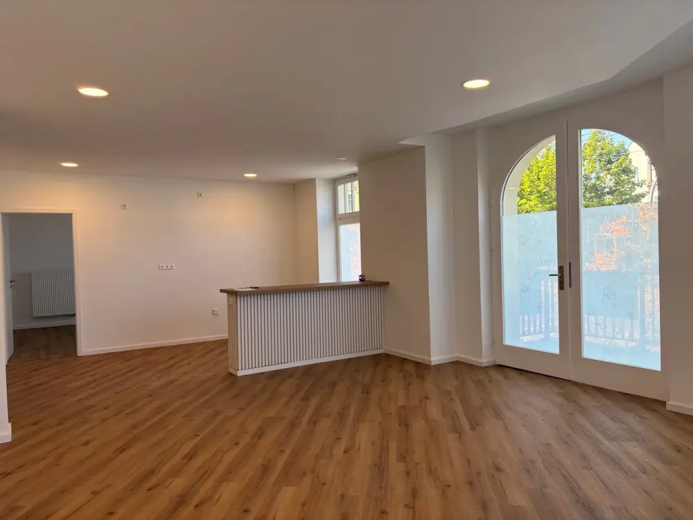 * 1. Monat mietfrei, EBK möglich - Alles Neu, helle große Wohnung in Dresden - Süd - ID 6722*