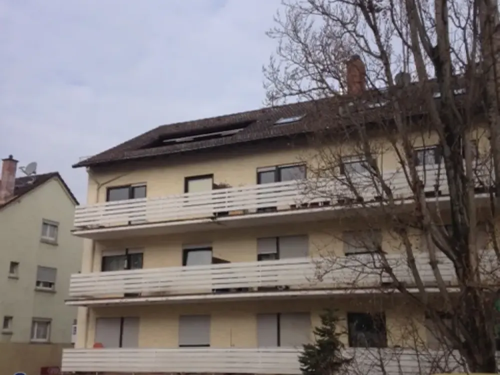 Geräumige 3 Zimmer Wohnung mit Balkon mitten in Frankfurt-Oberrad