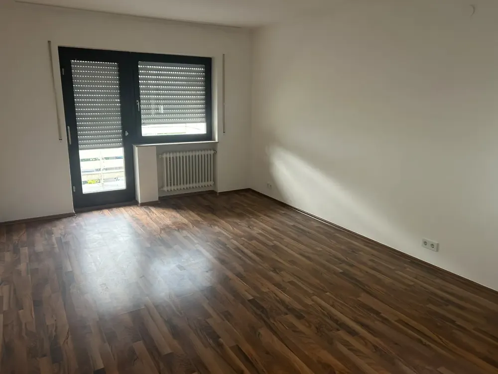 Geräumige 3 Zimmer Wohnung mit Balkon mitten in Frankfurt-Oberrad