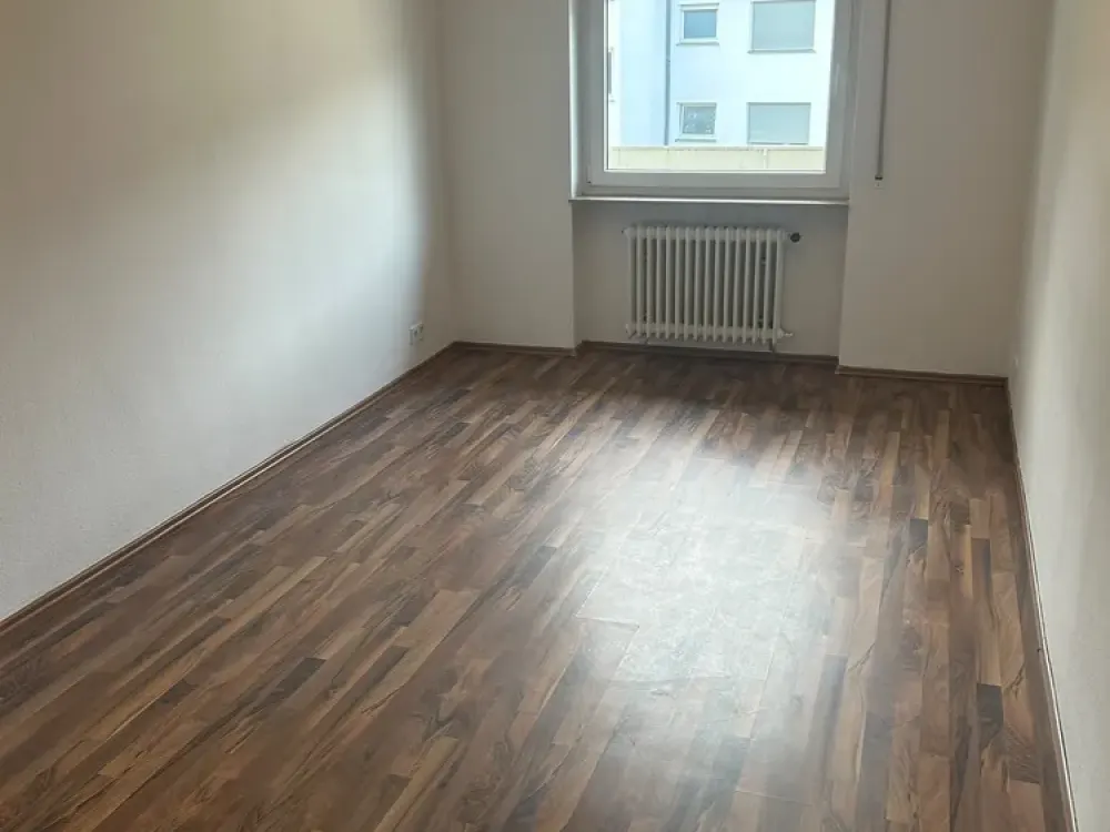 Geräumige 3 Zimmer Wohnung mit Balkon mitten in Frankfurt-Oberrad