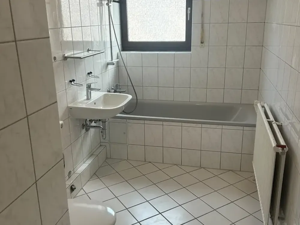 Geräumige 3 Zimmer Wohnung mit Balkon mitten in Frankfurt-Oberrad