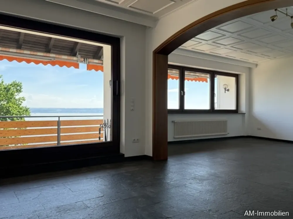 Logenplatz über dem See! Maisonette-Wohnung mit eigenem Eingang in 1-A-Lage!