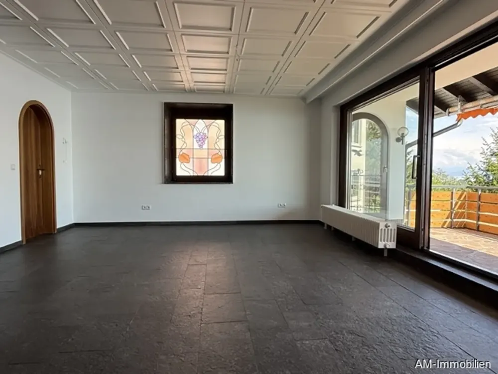 Logenplatz über dem See! Maisonette-Wohnung mit eigenem Eingang in 1-A-Lage!