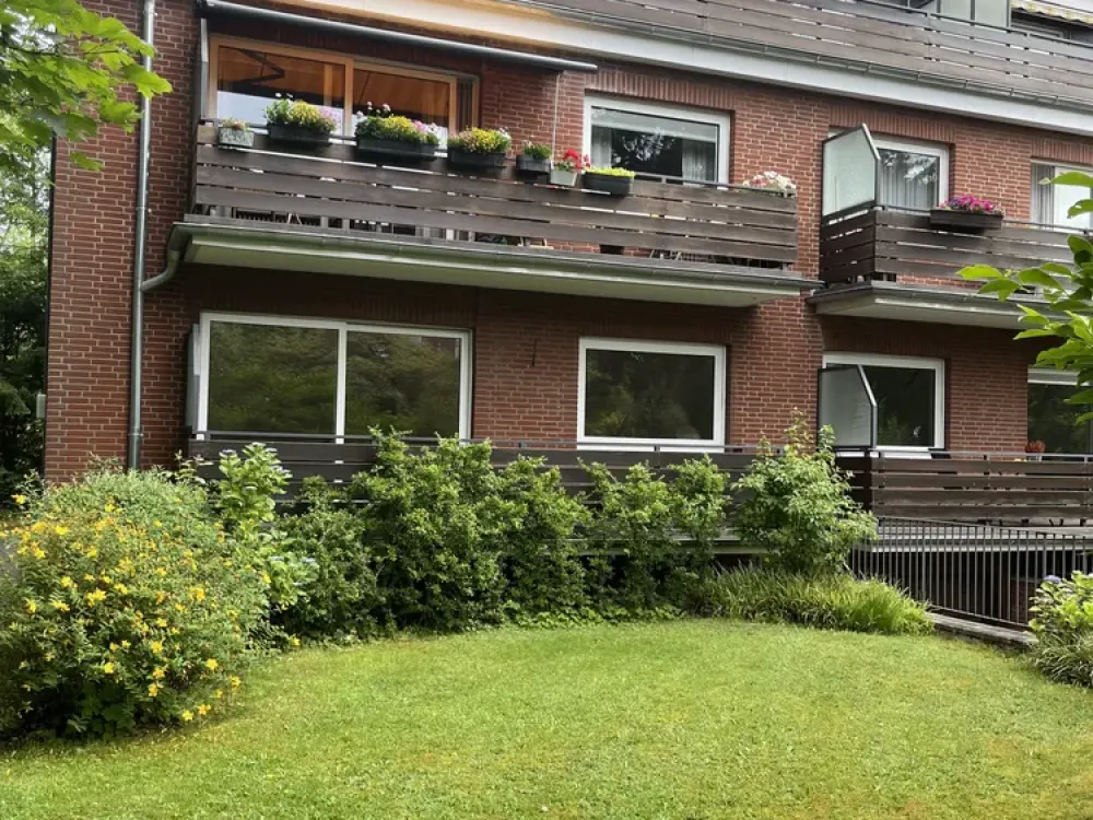 Großzügige 3-Zimmer Wohnung mit Balkon im Grünen von Rissen