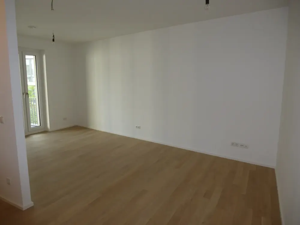 PROVISIONSFREI v. privat in Ffm-Ost - 3 Zimmer mit EBK,Balkon, inklusive TG-Stellplatz; barrierefrei