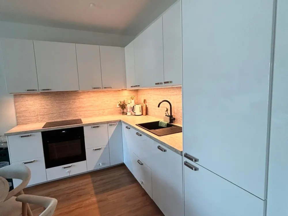 Moderne 4-Zimmer-Neubauwohnung mit Einbauküche