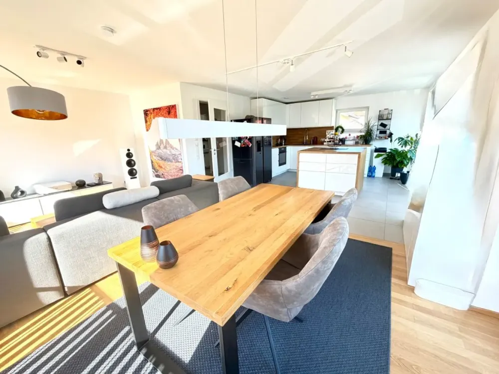 **Neubau-Zweitbezug, 42 m² großer Wohn-, Ess- und Kochbereich**