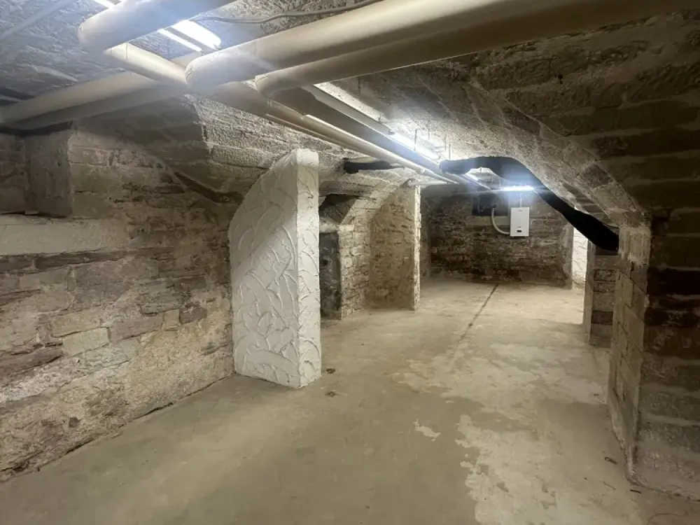 146 m² Gewerbelager in Stuttgart-Mitte, zentral, trocken und sofort verfügbar