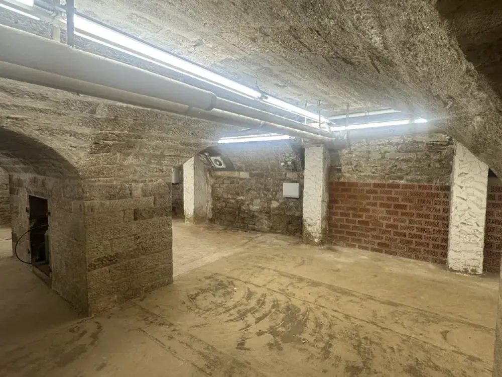146 m² Gewerbelager in Stuttgart-Mitte, zentral, trocken und sofort verfügbar