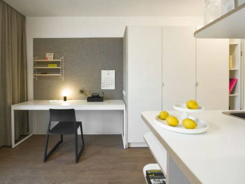 modern & möbliert & zentral, 1-Zimmer Studio im STUDIO HOUSE BERLIN am Mauerpark