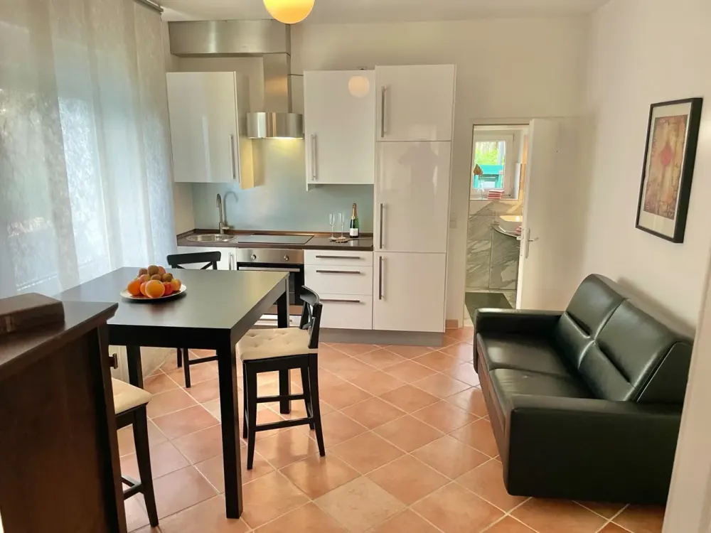Living with Character: 1.5-Room Apartment with Garden in Haan