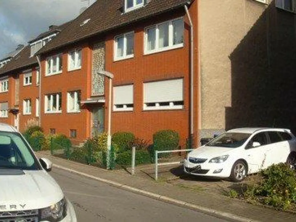 3 1/2 Zimmer Mietwohnung (ohne Balkon!) im 1. OG im 5 FH