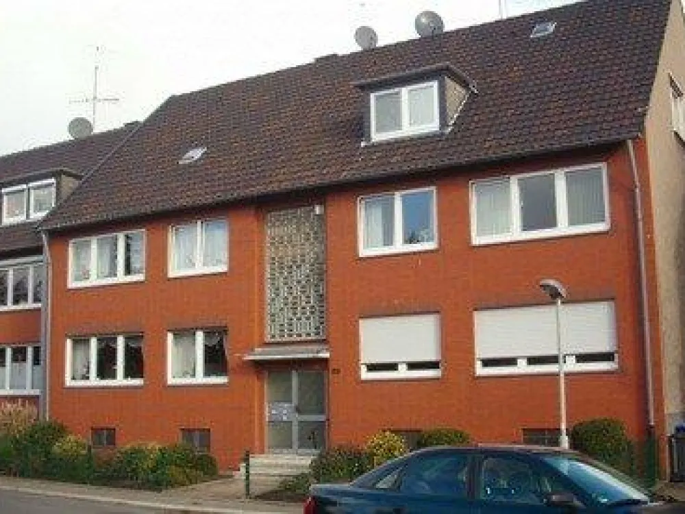 3 1/2 Zimmer Mietwohnung (ohne Balkon!) im 1. OG im 5 FH