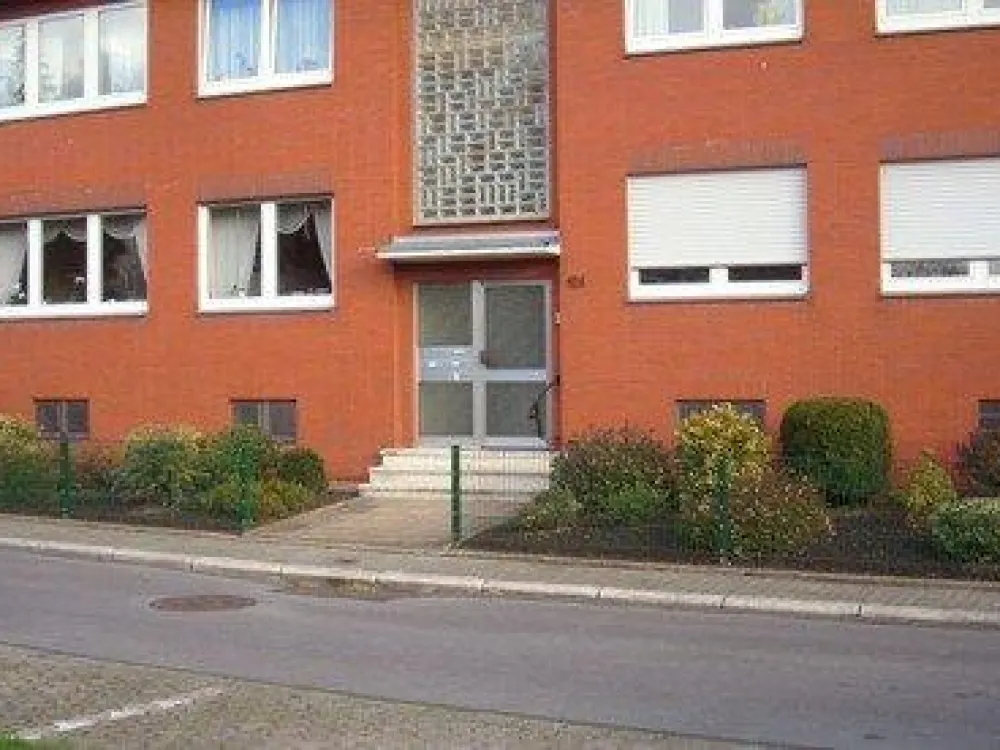 3 1/2 Zimmer Mietwohnung (ohne Balkon!) im 1. OG im 5 FH