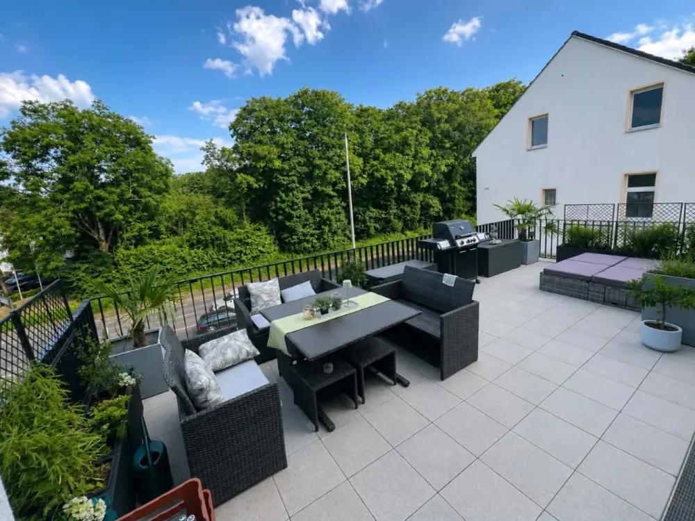 Hochwertige 2,5-Zimmer-Wohnung mit großem Balkon & traumhaftem Weitblick