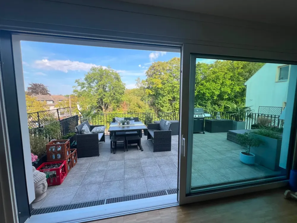 Hochwertige 2,5-Zimmer-Wohnung mit großem Balkon & traumhaftem Weitblick
