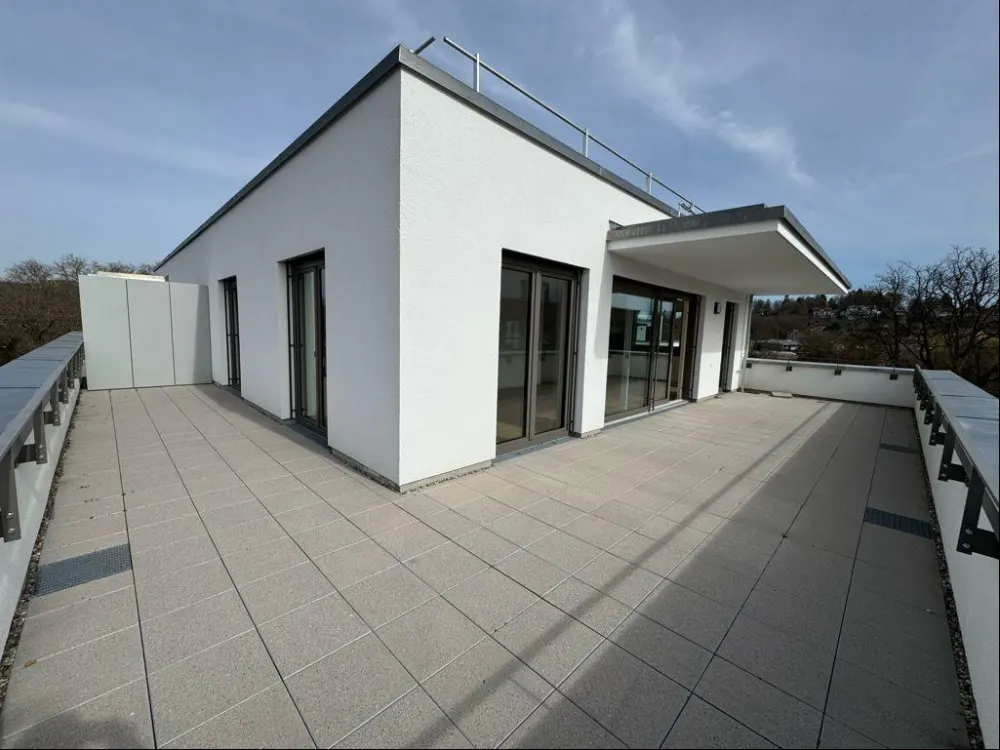 Einmaliger Blick und riesige Dachterrasse