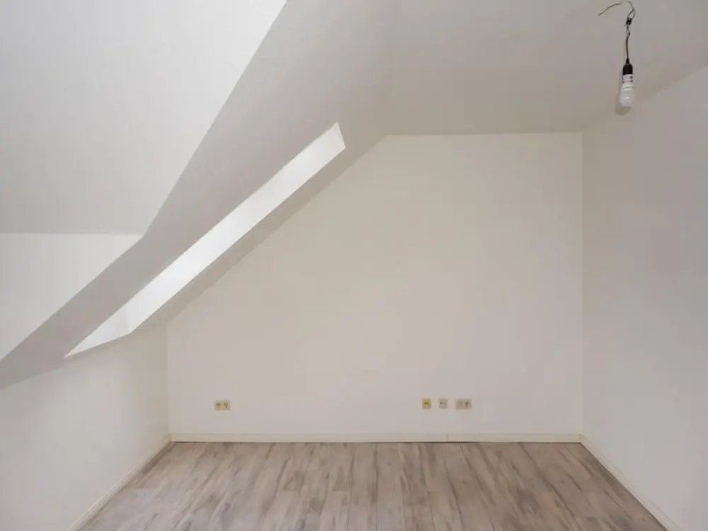 Zentrale, sehr großzügig geschnittene Maisonettewohnung in Langenhagen Mitte