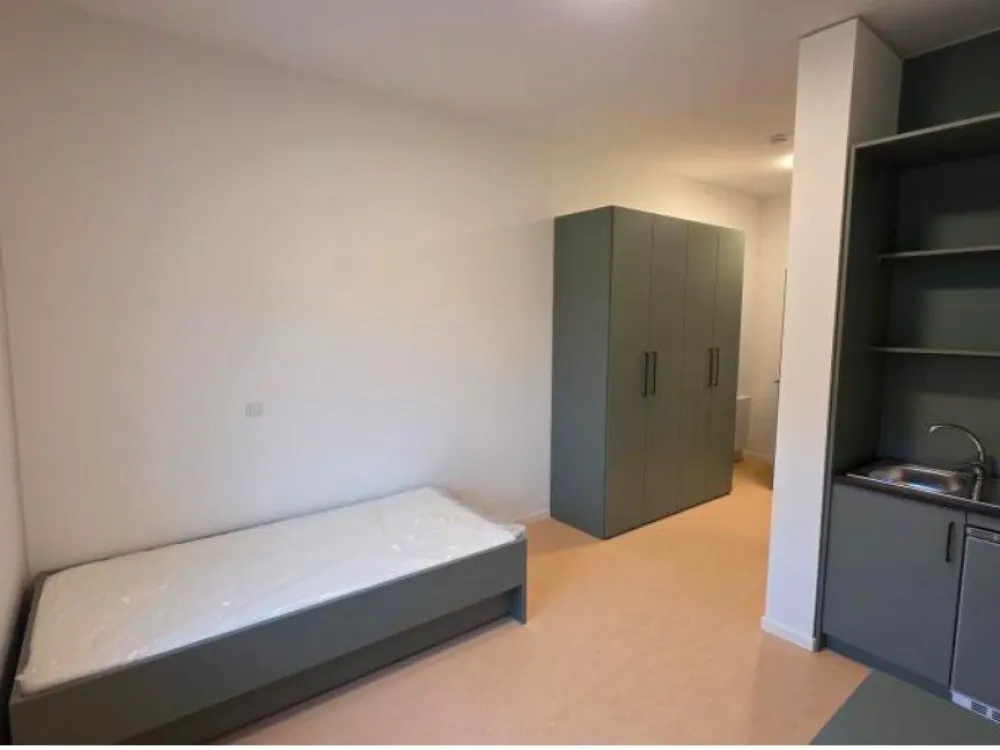 Neu erbautes, voll möbliertes Studio-Apartment zur Untervermietun