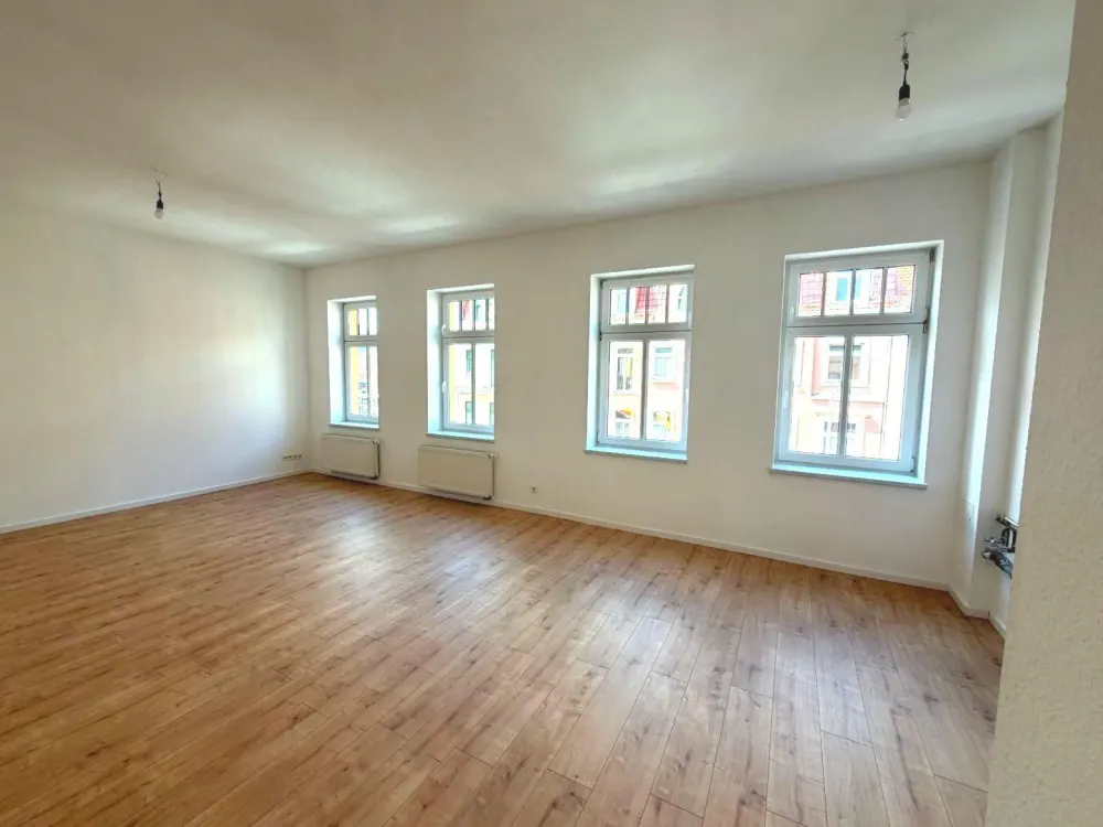 Helle 2-Zimmer-Wohnung, modernes Bad, zentral gelegen