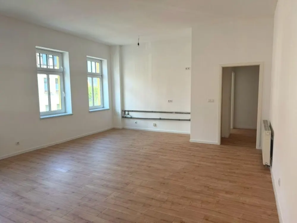 Helle 2-Zimmer-Wohnung, modernes Bad, zentral gelegen