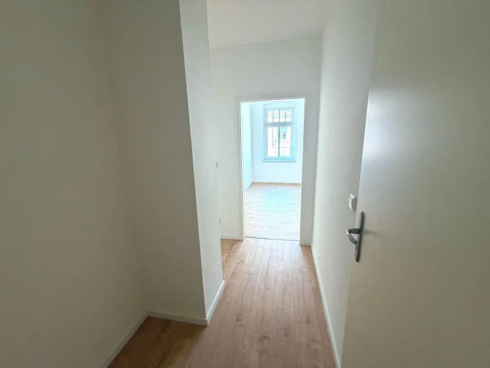 Helle 2-Zimmer-Wohnung, modernes Bad, zentral gelegen