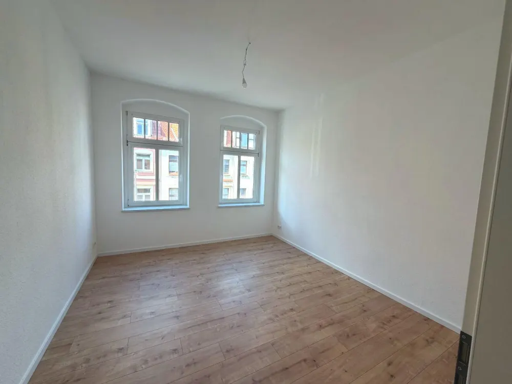 Helle 2-Zimmer-Wohnung, modernes Bad, zentral gelegen