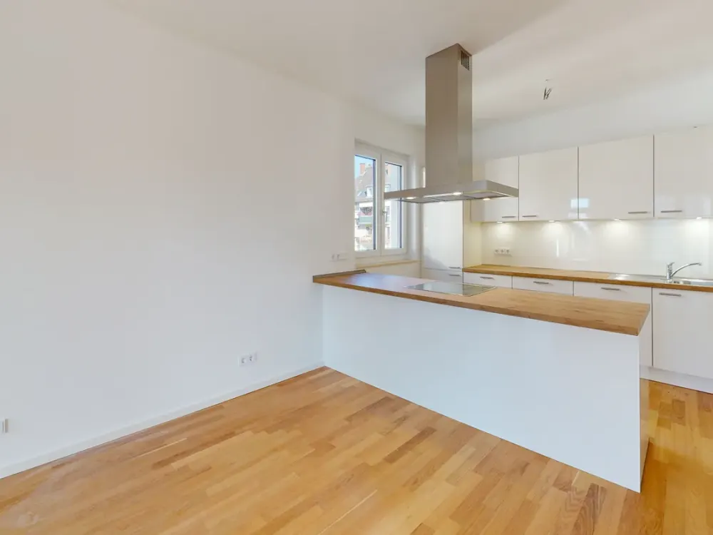 Platz für die ganze Familie! Helle 4-Zi-Whg mit 108m2 / gehobene Ausstattung mit Balkon_WE05