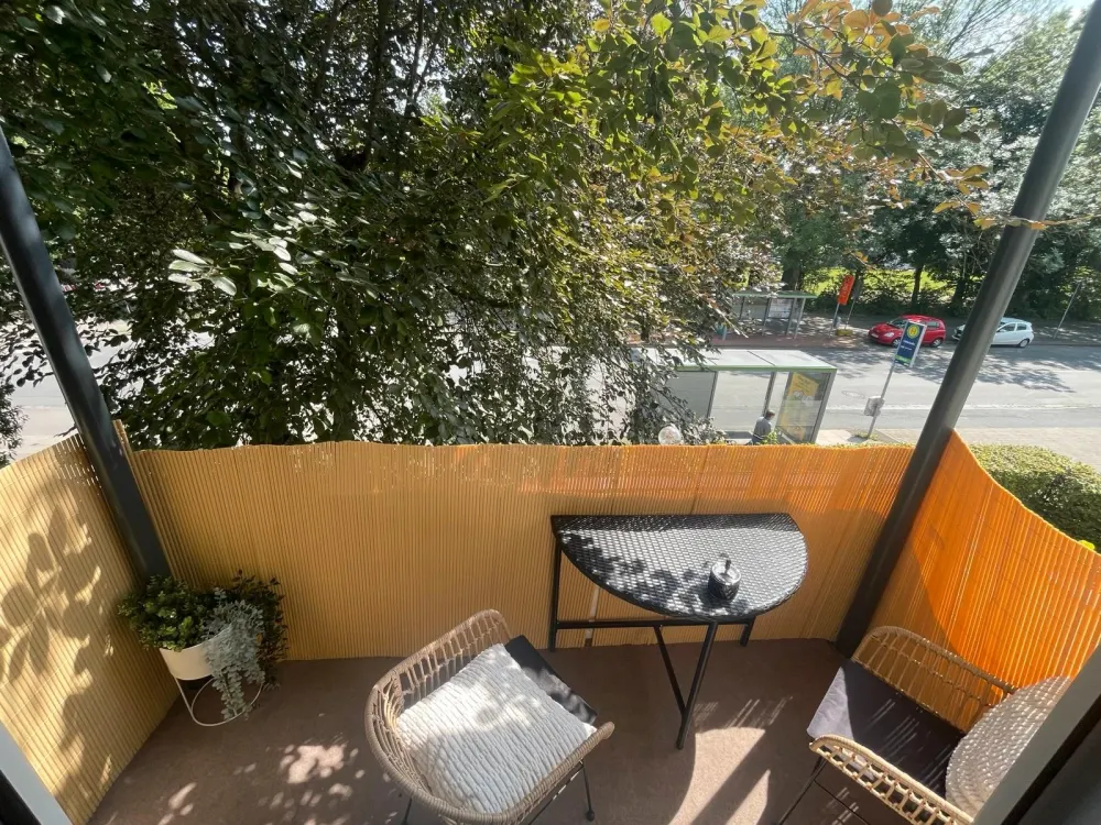 2 Zi. Whg. mit EBK + Balkon