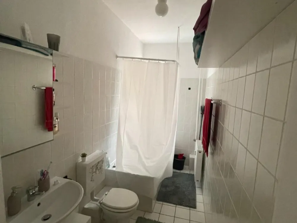 2 Zi. Whg. mit EBK + Balkon