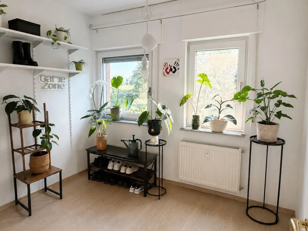 Beautiful 3-Room Apartment with Shared Garden Use