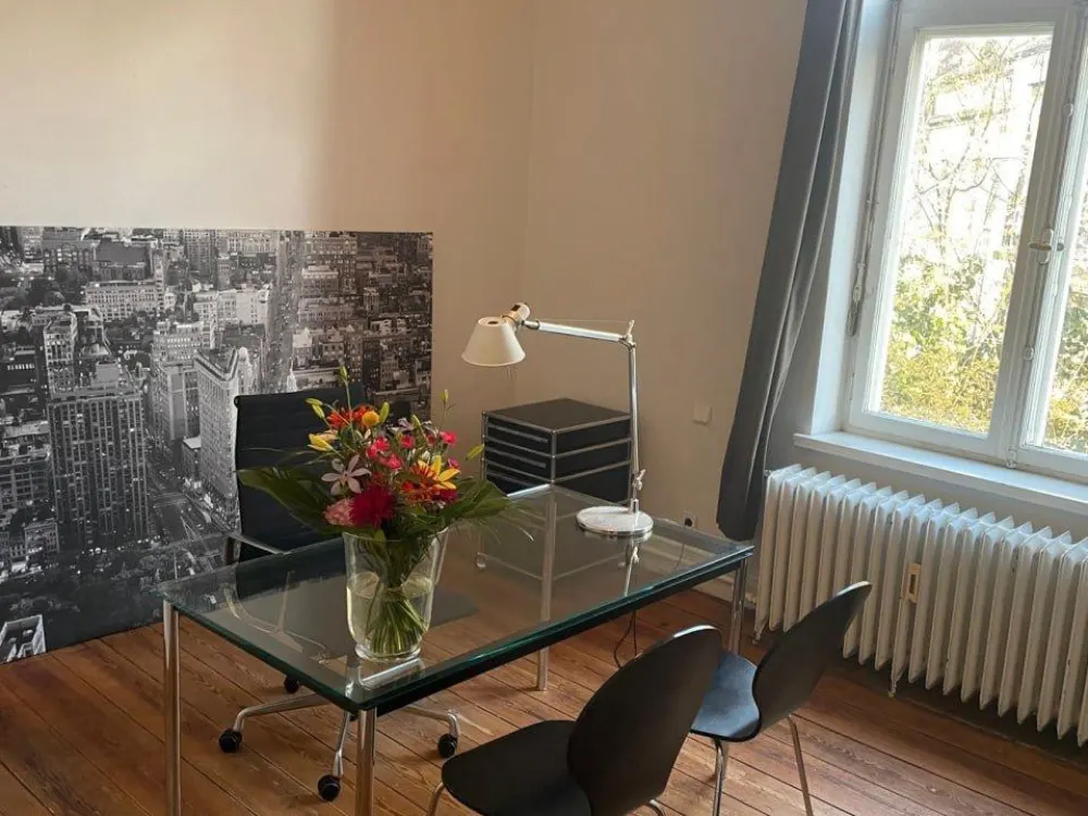 Stilvoll möbliertes Apartment mit Alsterblick in historischer