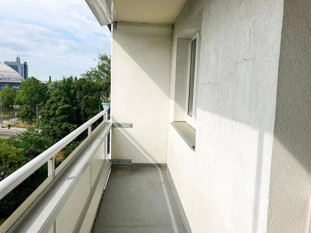 3-Raum-Wohnung mit gr. Balkon, Aufzug und frisch saniert