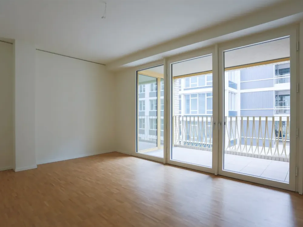 Modern equipped and flooded with light - with parquet, fitted kitchen and smart home features *available immediately*