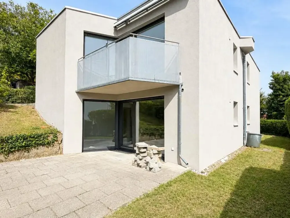 7579 - First occupancy after renovation! 4-room apartment with terrace, garden and carport!
