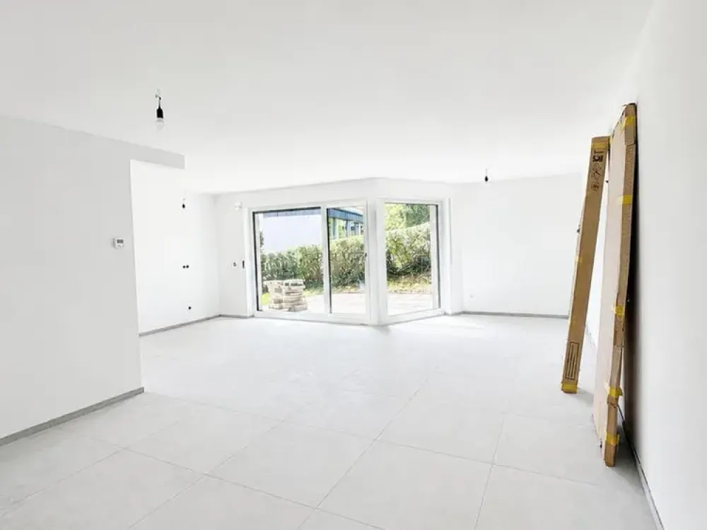 7579 - First occupancy after renovation! 4-room apartment with terrace, garden and carport!
