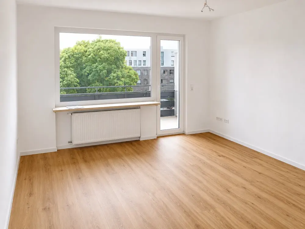 Central Living in the Gerichtsviertel, Attractive 3-Room Apartment with Balcony