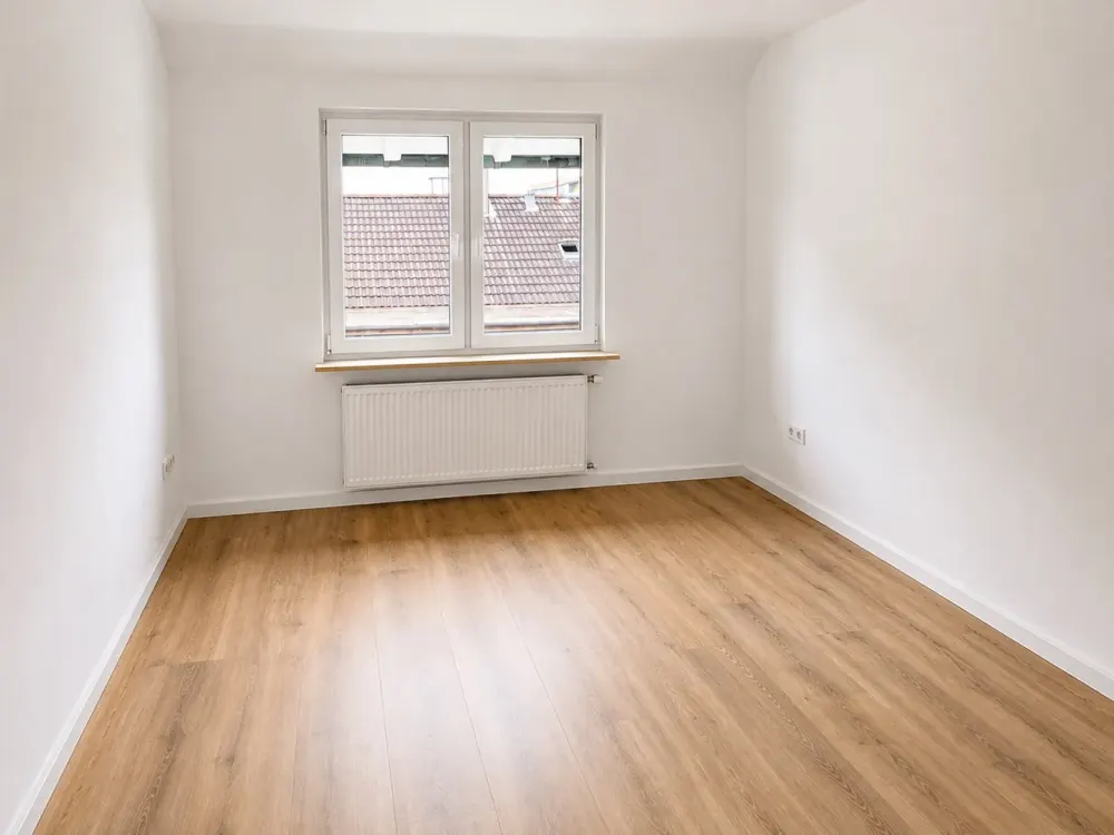 Central Living in the Gerichtsviertel, Attractive 3-Room Apartment with Balcony